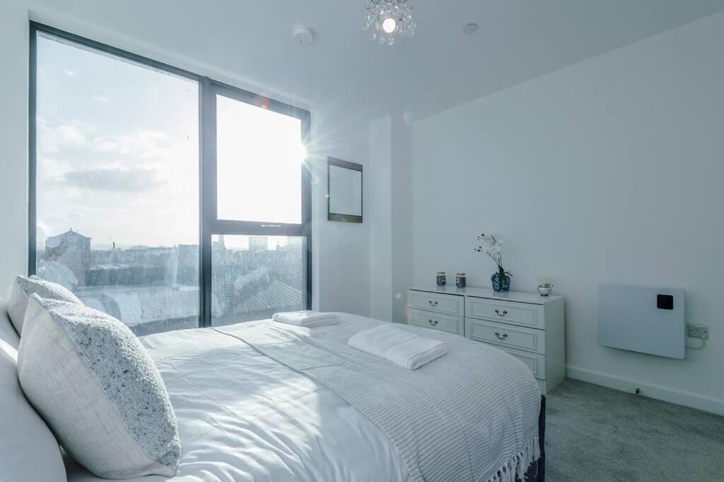 Stunning 2-Bed Premium Apartment - Free Wi-Fi Престон Экстерьер фото