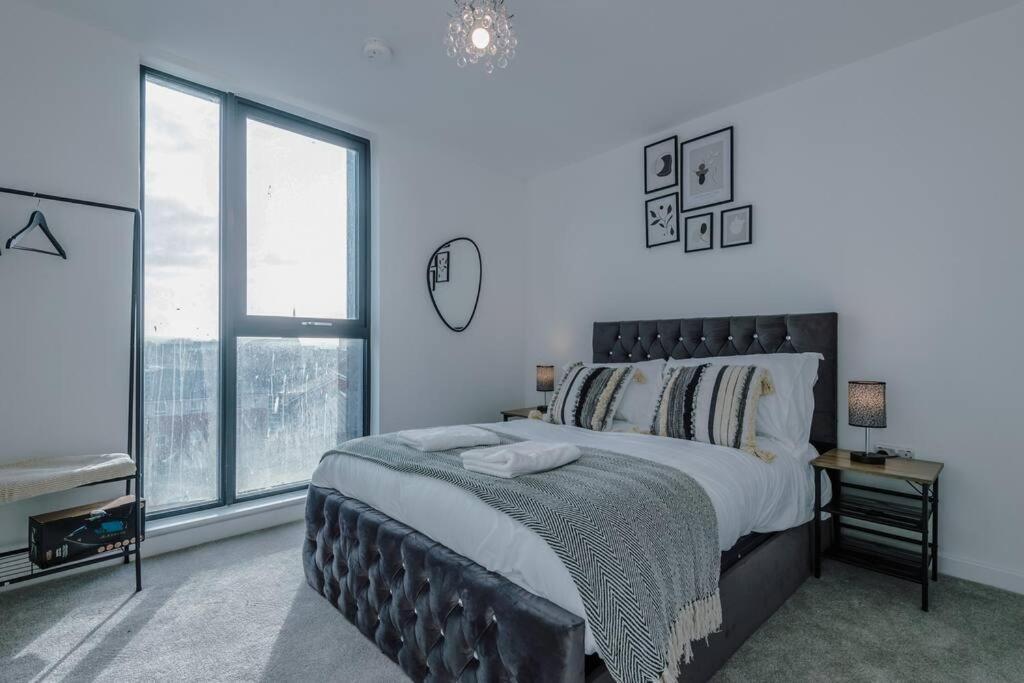 Stunning 2-Bed Premium Apartment - Free Wi-Fi Престон Экстерьер фото