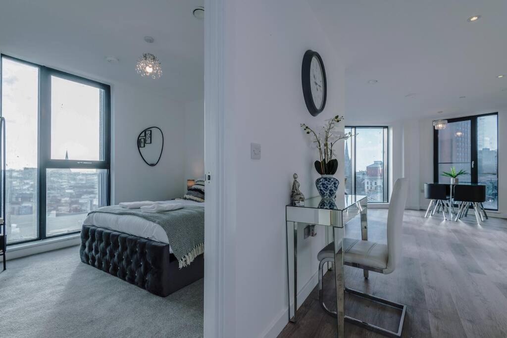 Stunning 2-Bed Premium Apartment - Free Wi-Fi Престон Экстерьер фото